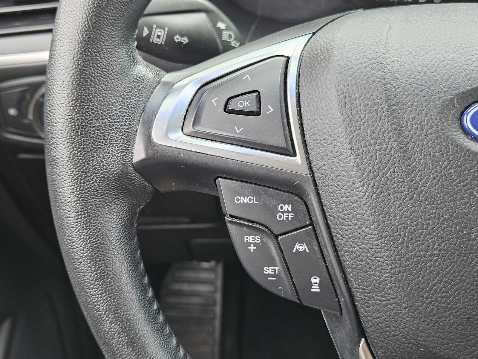 2020 Ford Edge SEL 32