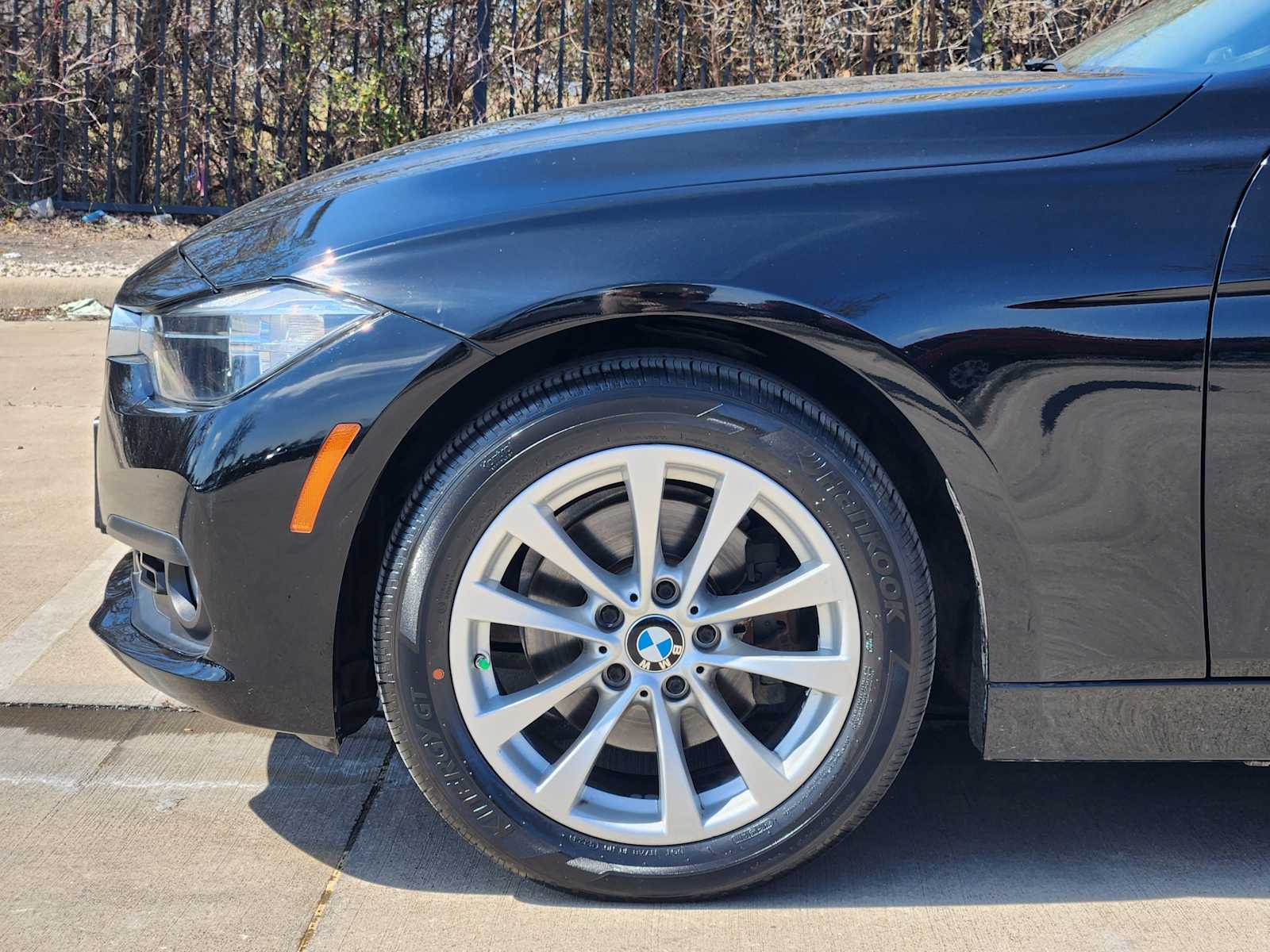 Thumbnail: 2017 BMW 3 Series - 8