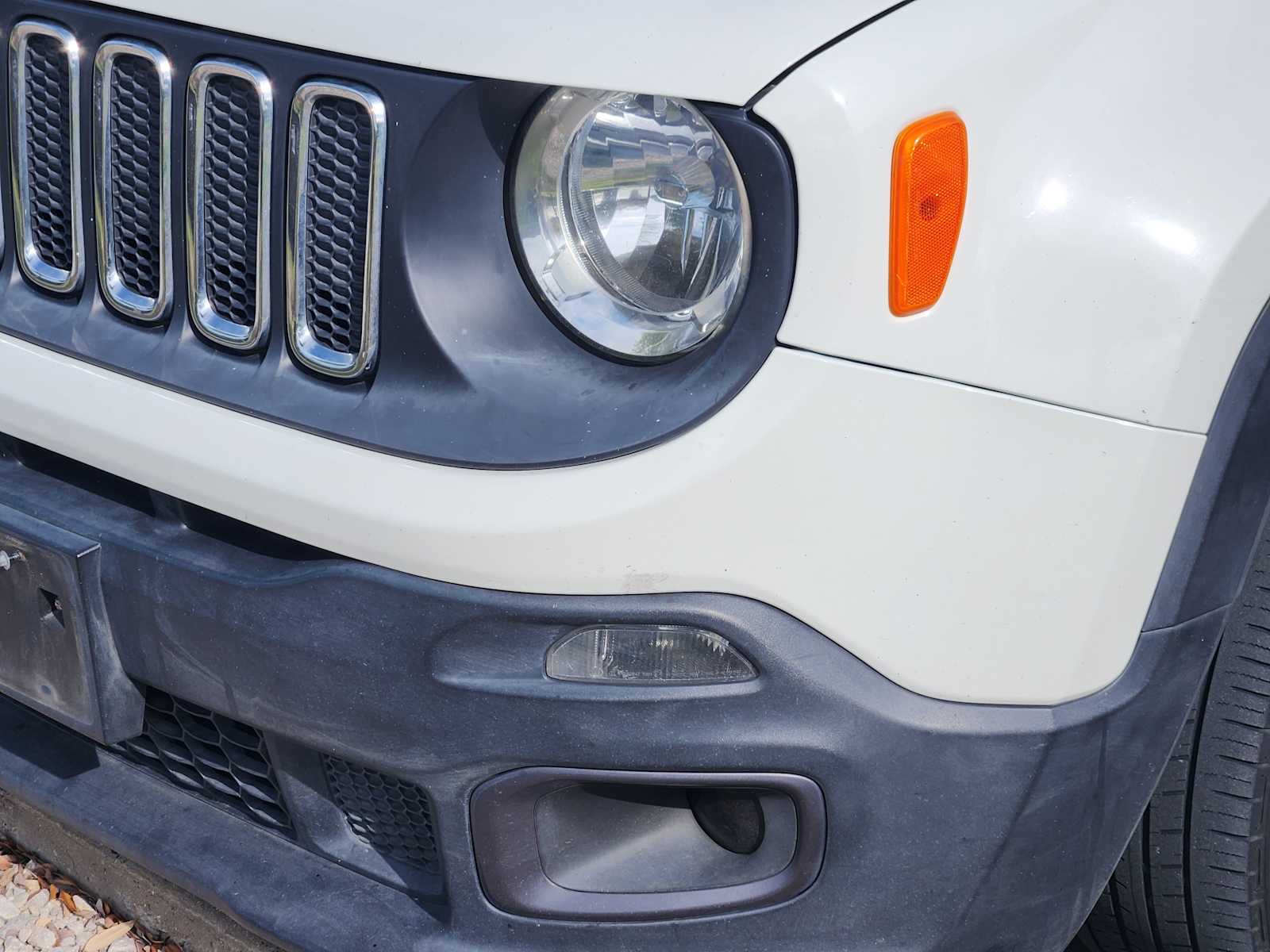 Thumbnail: 2015 Jeep Renegade - 11