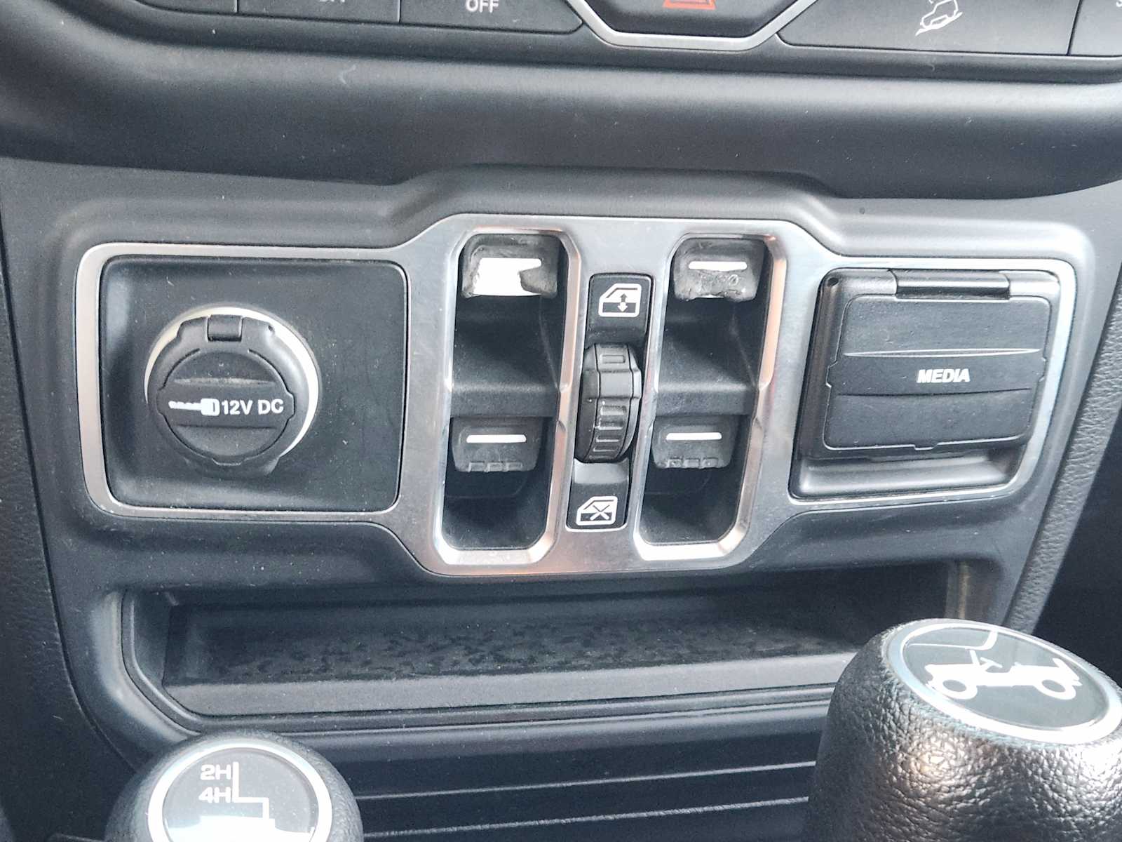 Thumbnail: 2018 Jeep Wrangler - 27