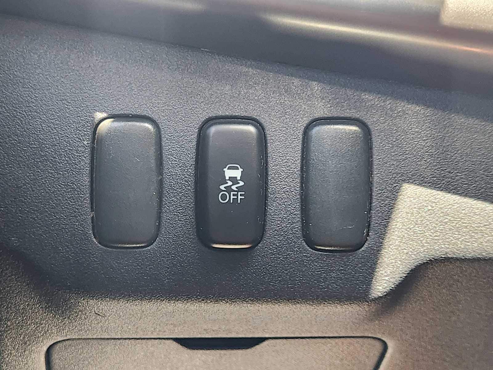 Thumbnail: 2011 Mitsubishi Lancer - 26