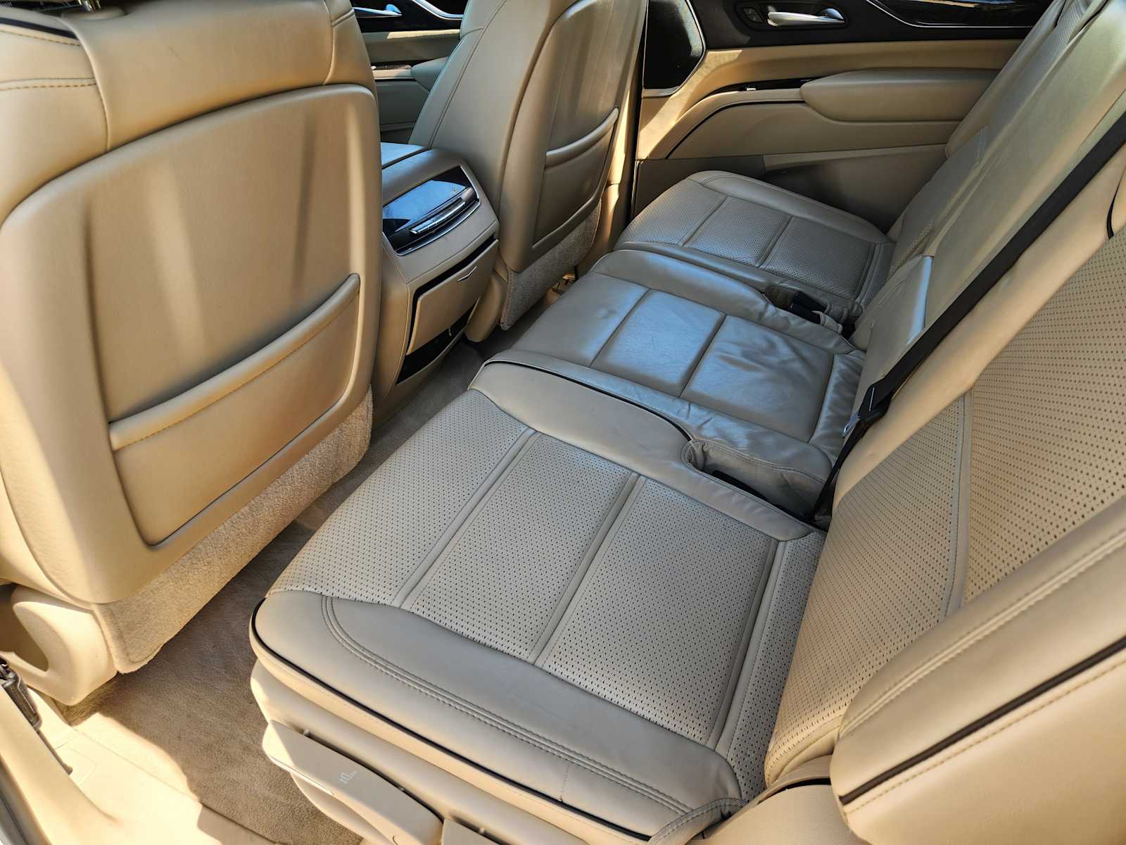 2021 Cadillac Escalade Premium Luxury 12
