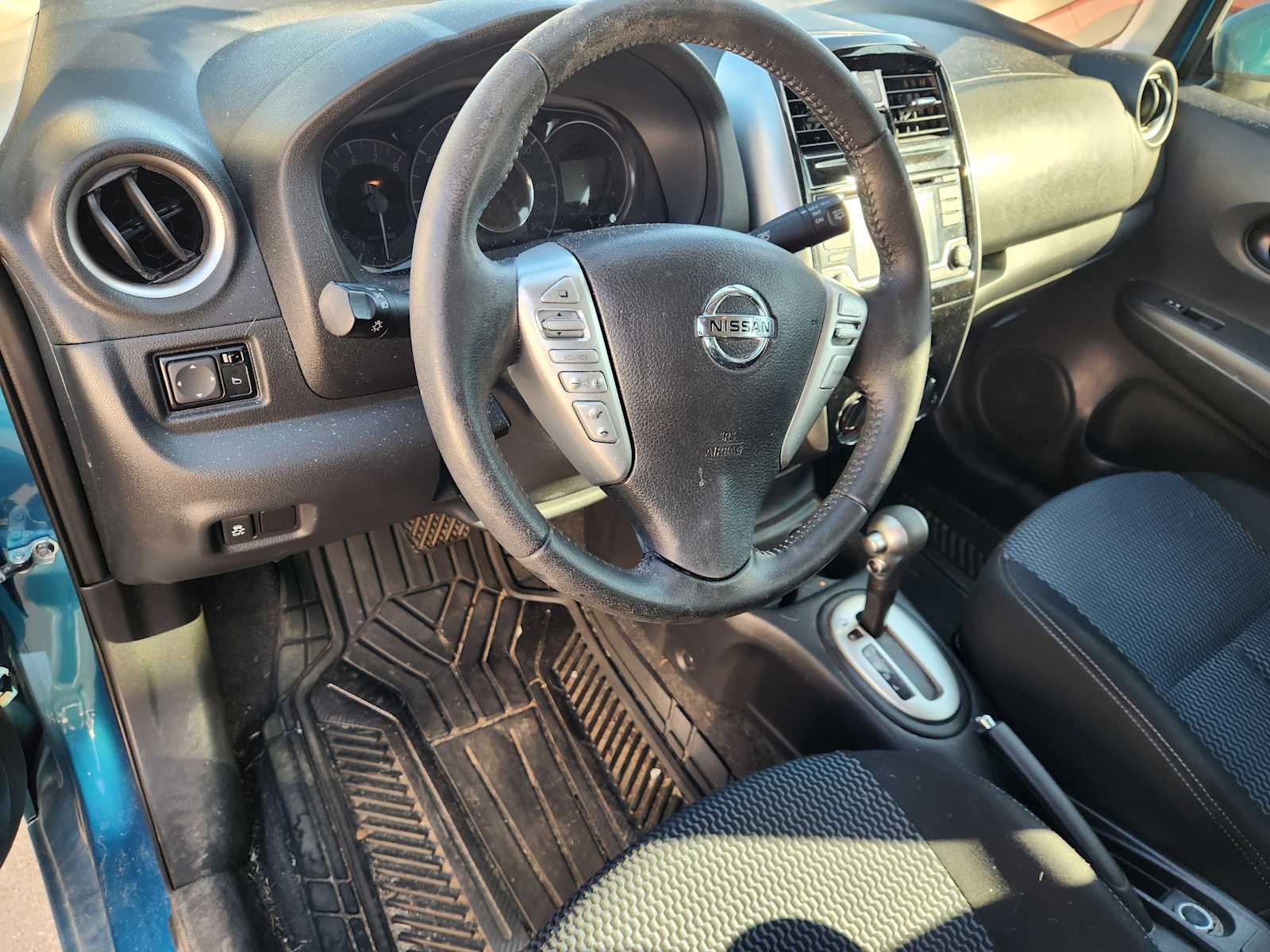 Thumbnail: 2015 Nissan Versa Note - 8