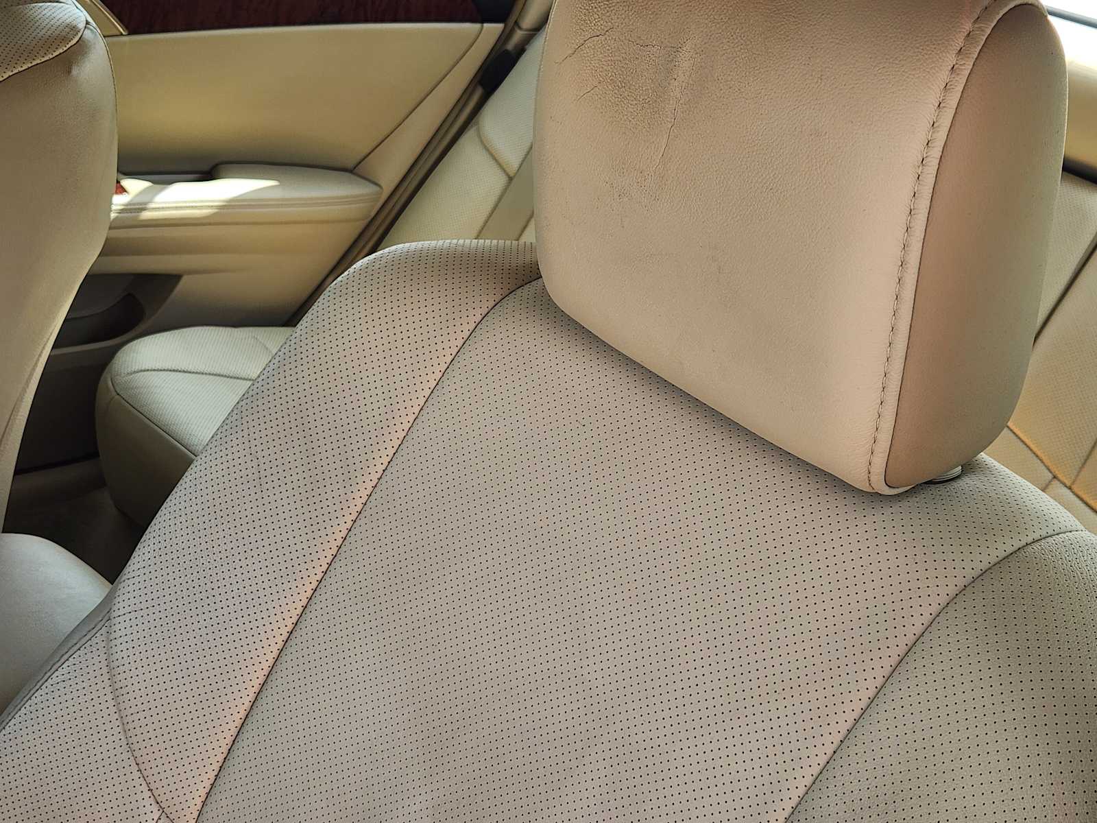 Thumbnail: 2012 Toyota Avalon - 24