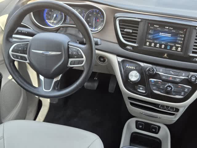 2021 Chrysler Voyager LXi 16