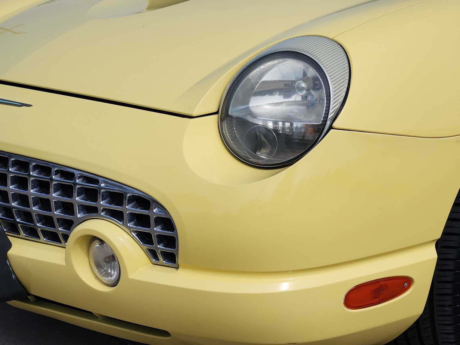Thumbnail: 2002 Ford Thunderbird - 20