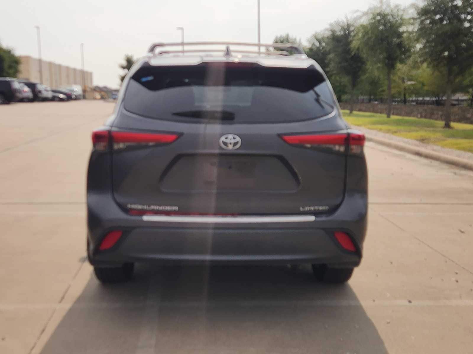 Thumbnail: 2021 Toyota Highlander - 5