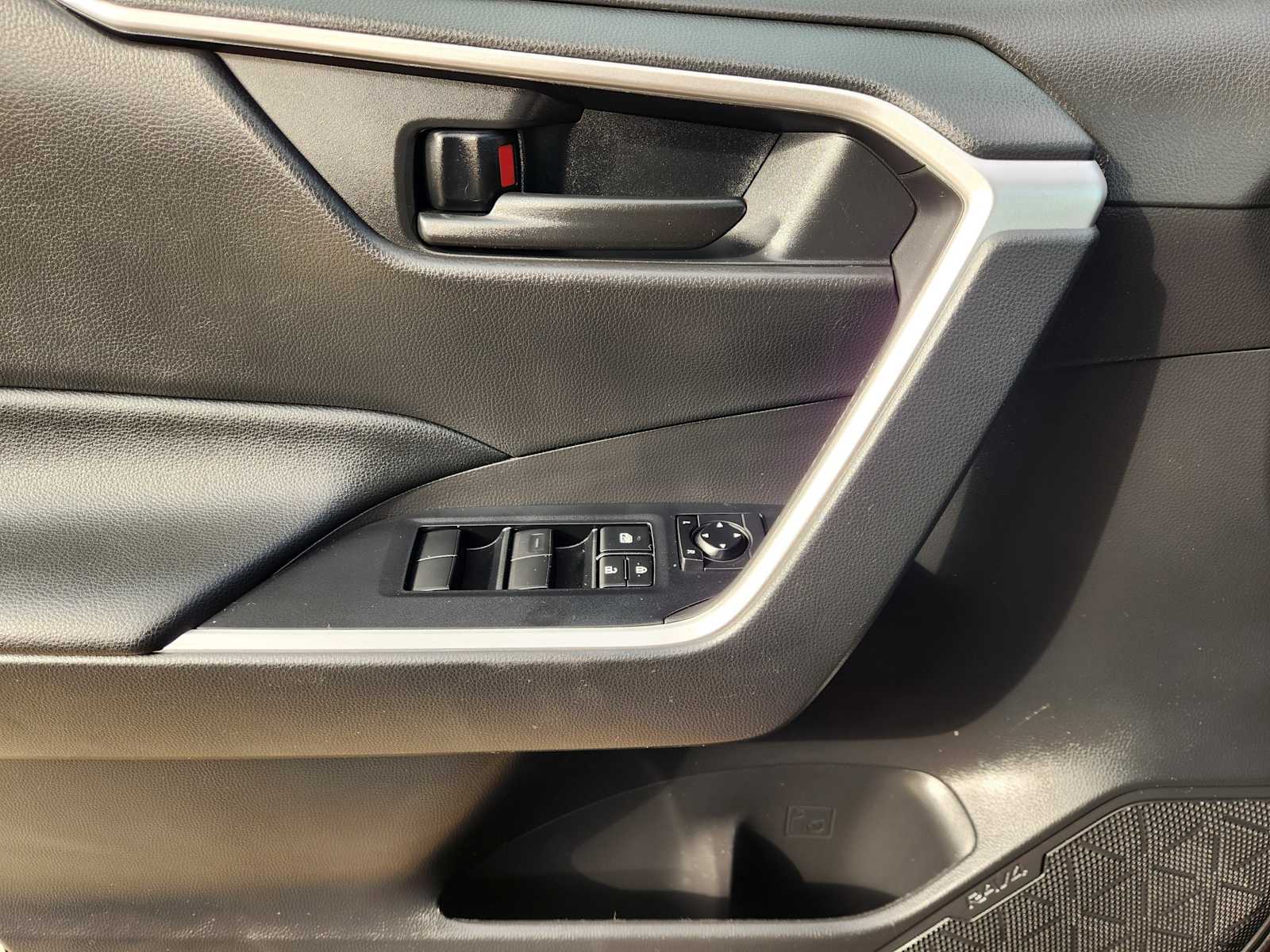 Thumbnail: 2021 Toyota RAV4 - 29