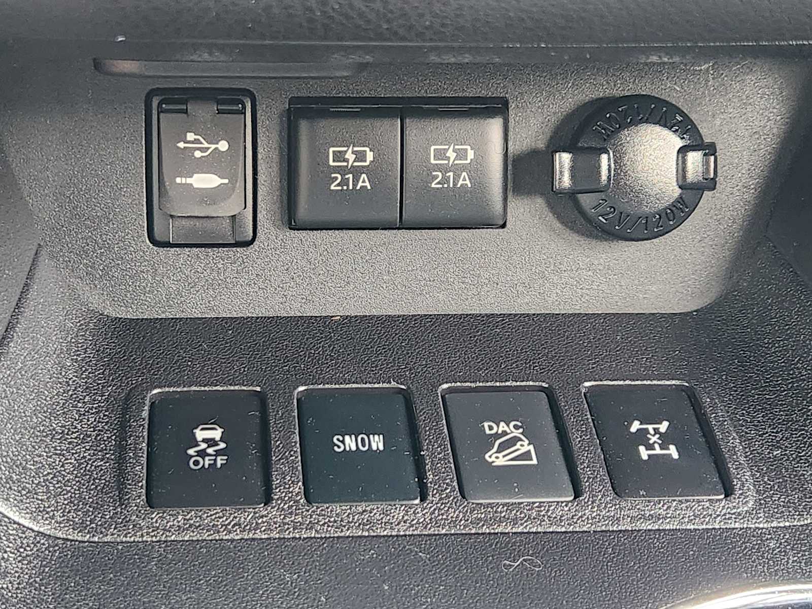 Thumbnail: 2017 Toyota Highlander - 29