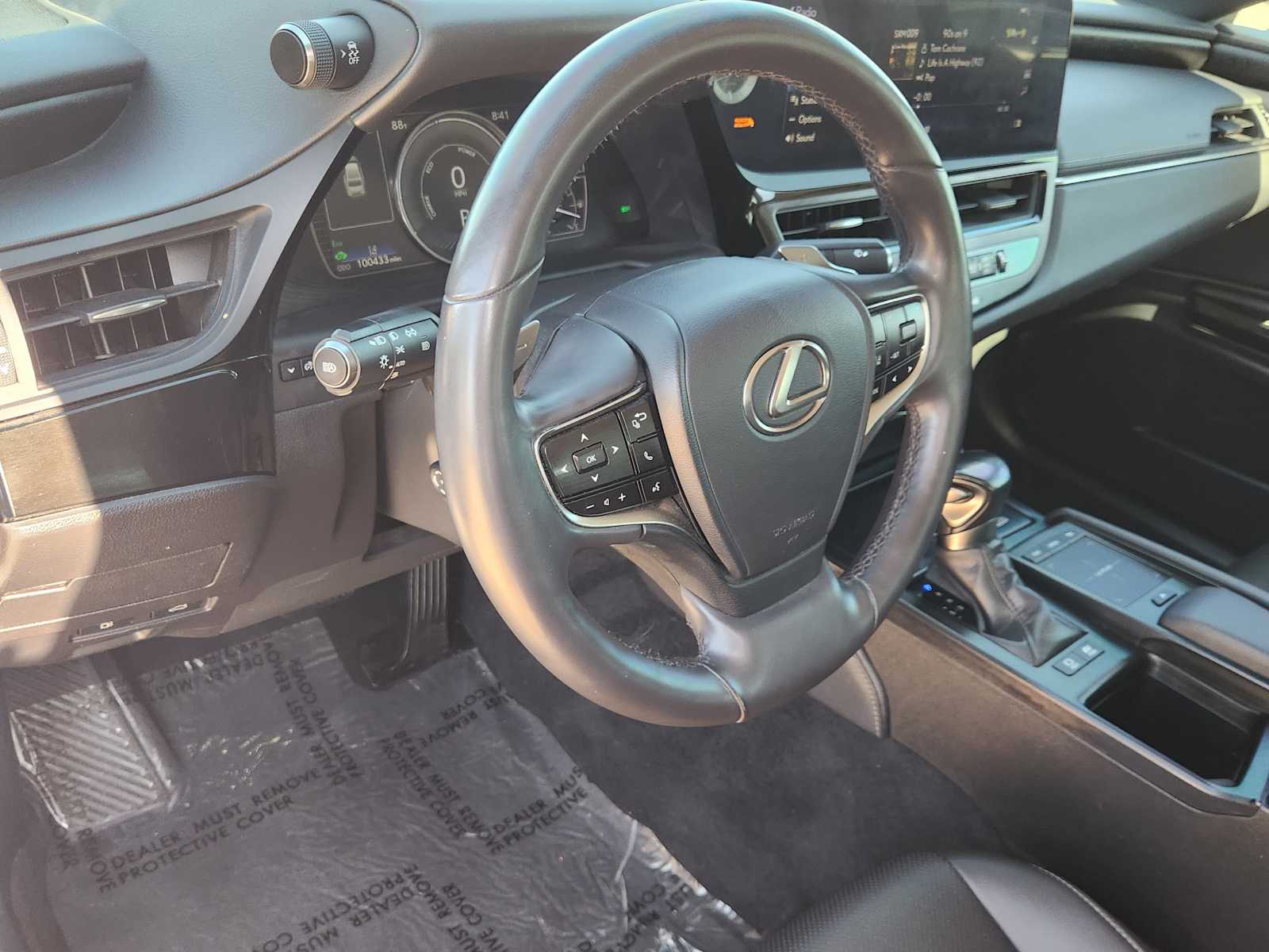 Thumbnail: 2022 Lexus ES - 2