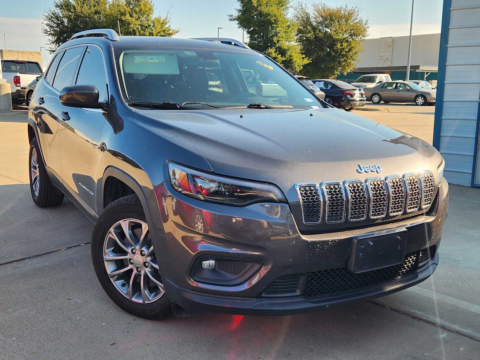 Thumbnail: 2020 Jeep Cherokee - 3