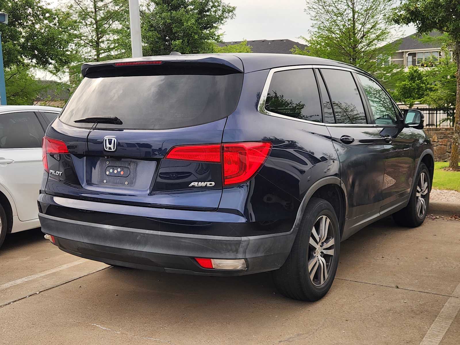 Thumbnail: 2016 Honda Pilot - 4