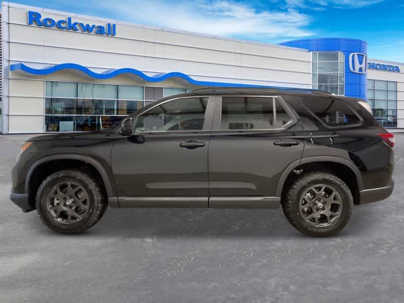 2025 Honda Pilot TrailSport photo 2