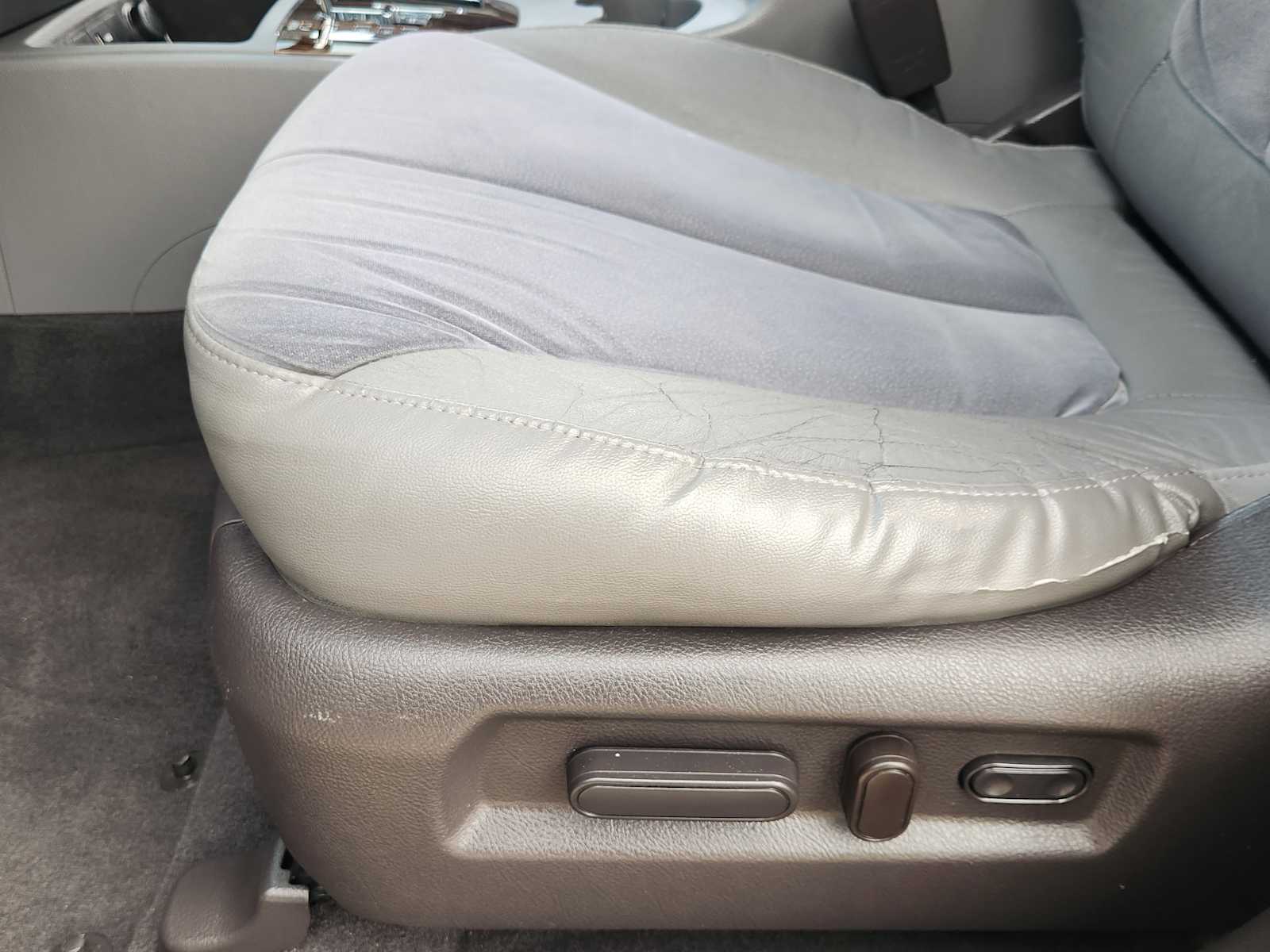 Thumbnail: 2010 Hyundai Santa Fe - 30