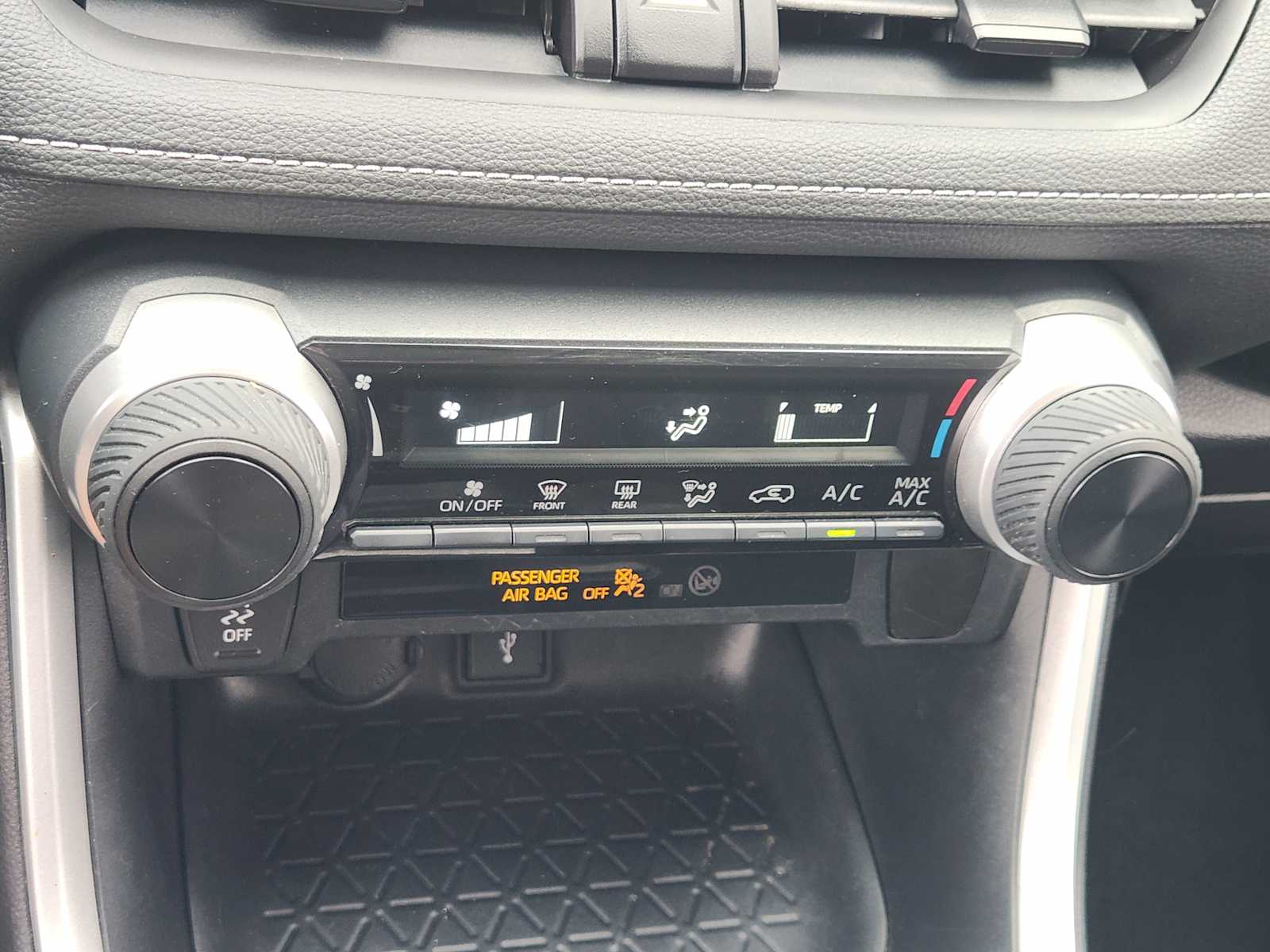 Thumbnail: 2021 Toyota RAV4 - 26