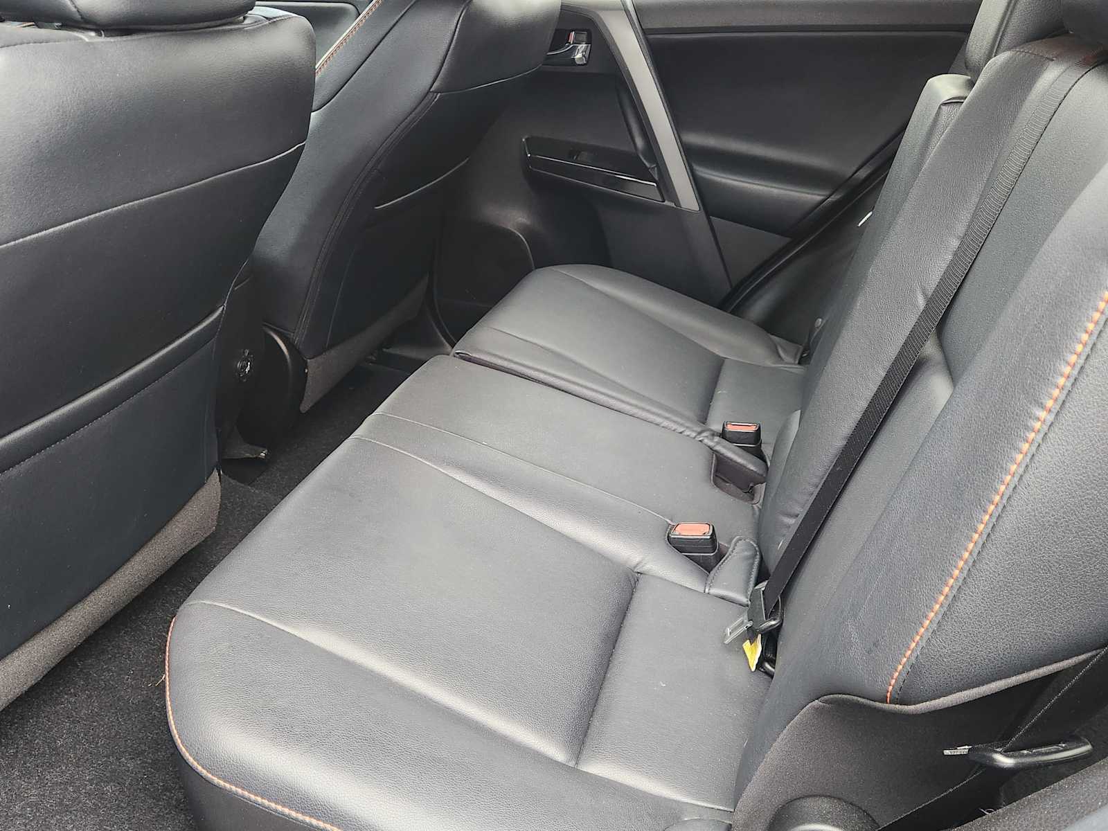 Thumbnail: 2018 Toyota RAV4 - 9