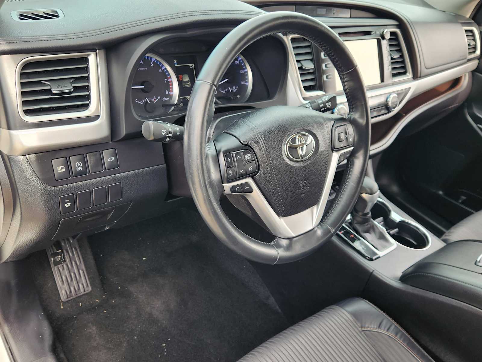 Thumbnail: 2017 Toyota Highlander - 2