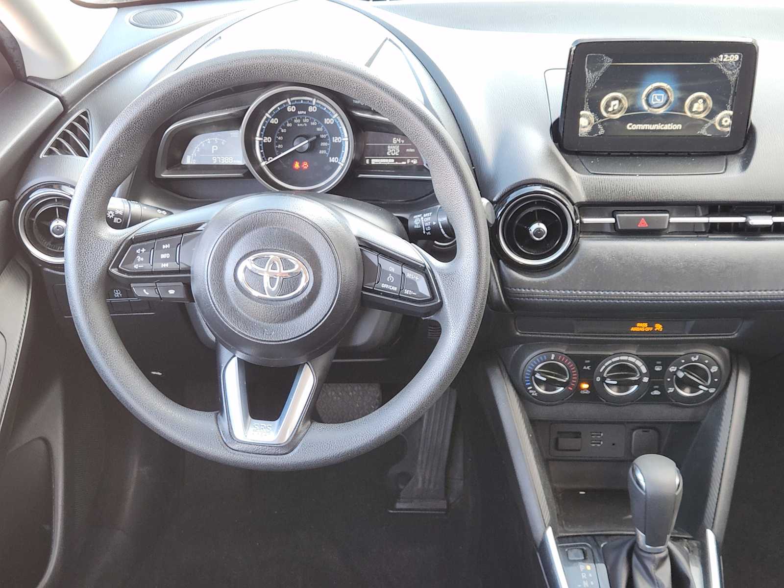 Thumbnail: 2019 Toyota Yaris - 15