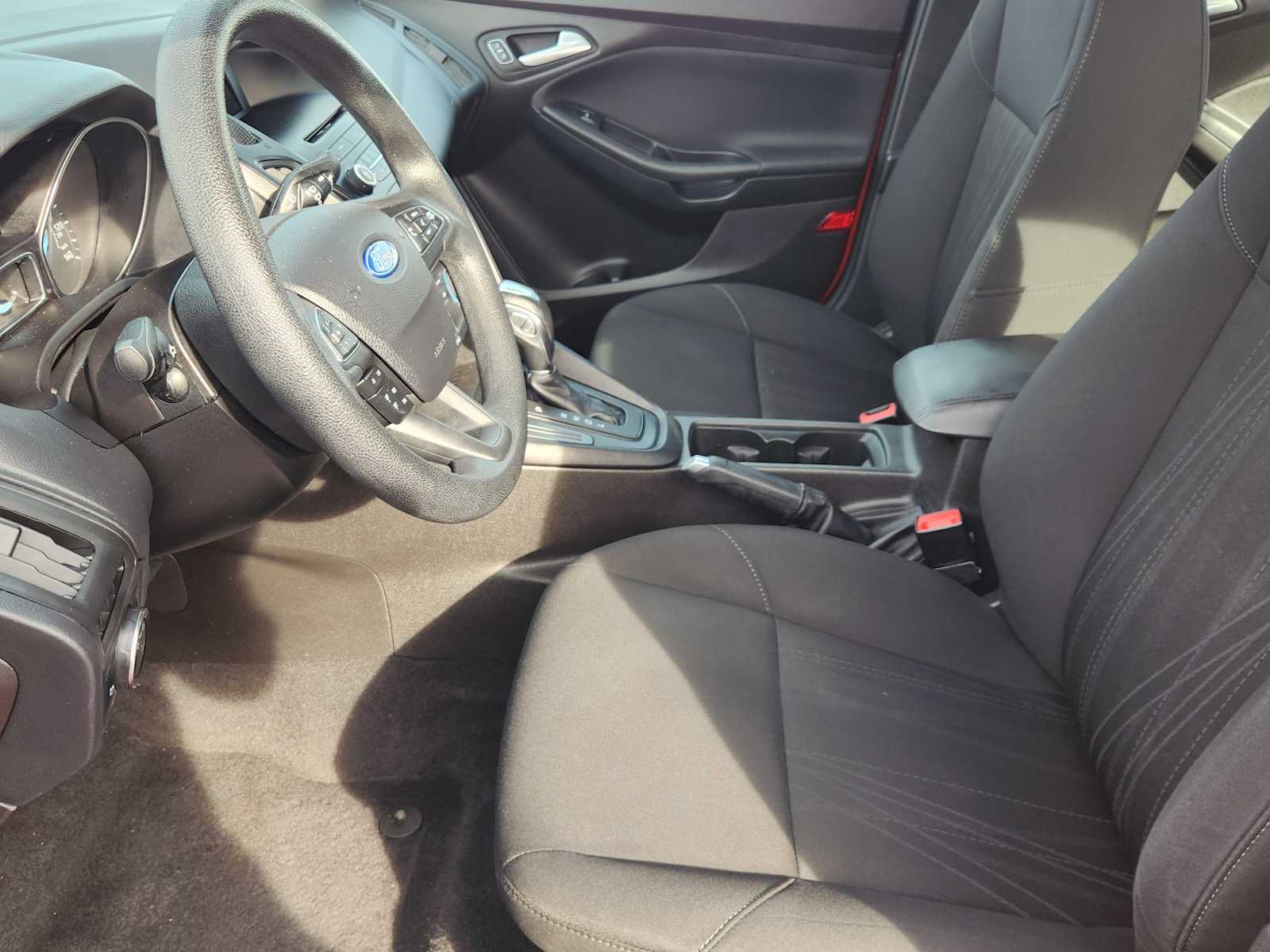 Thumbnail: 2016 Ford Focus - 8