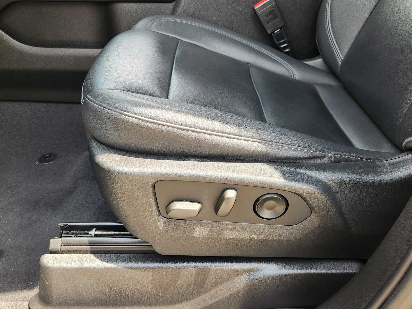 Thumbnail: 2023 Chevrolet Tahoe - 29