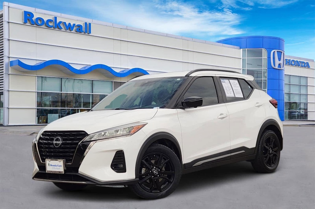 Used 2022 Nissan Kicks SR SUV