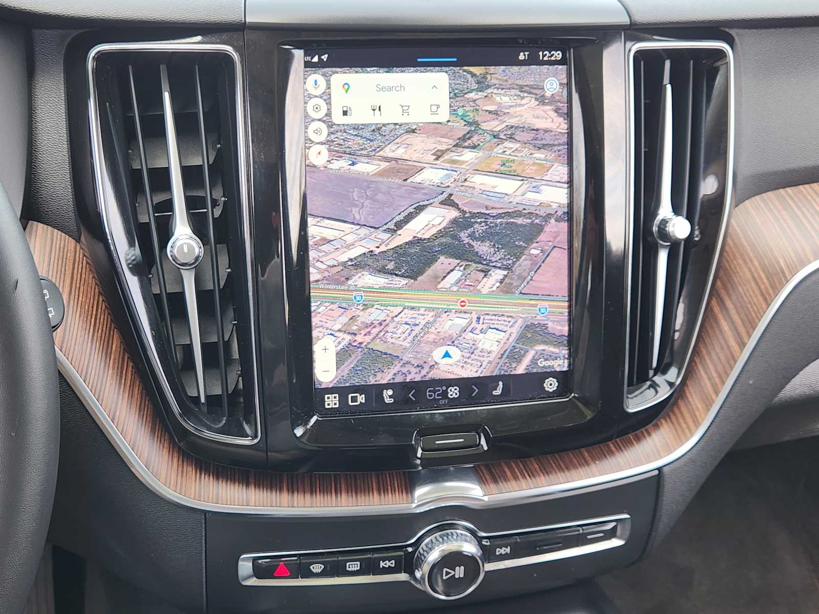 Thumbnail: 2023 Volvo XC60 - 16