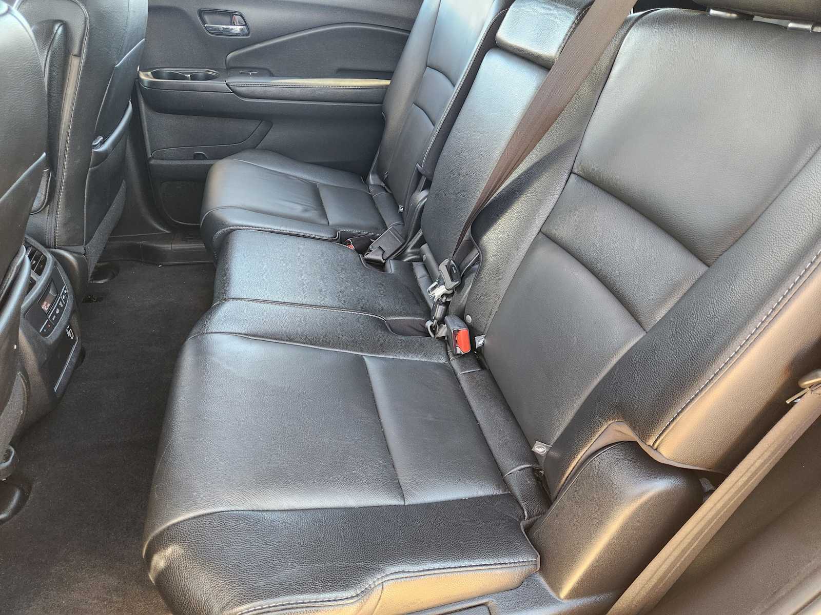 Thumbnail: 2019 Honda Pilot - 13