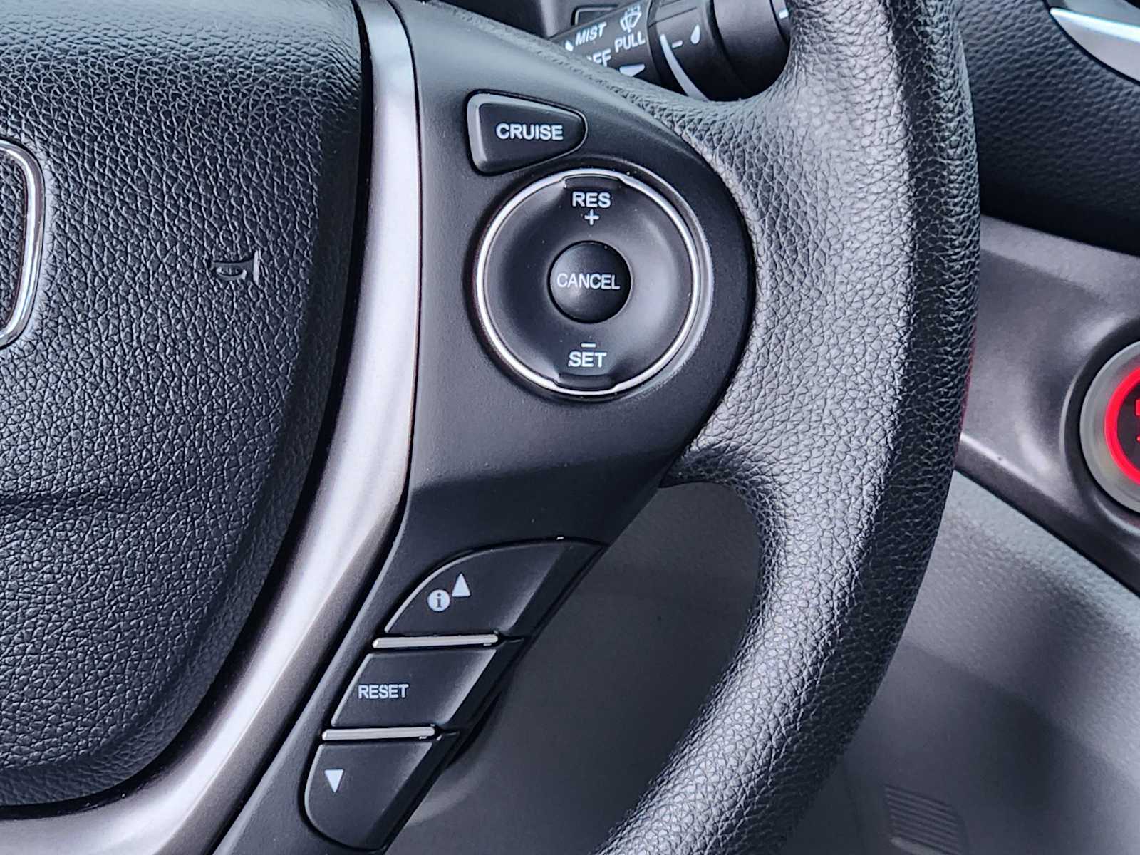 Thumbnail: 2017 Honda Pilot - 32