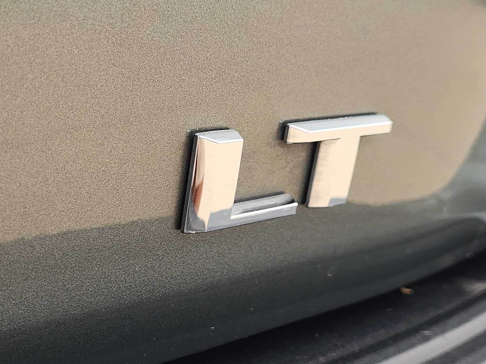 Thumbnail: 2023 Chevrolet Tahoe - 6