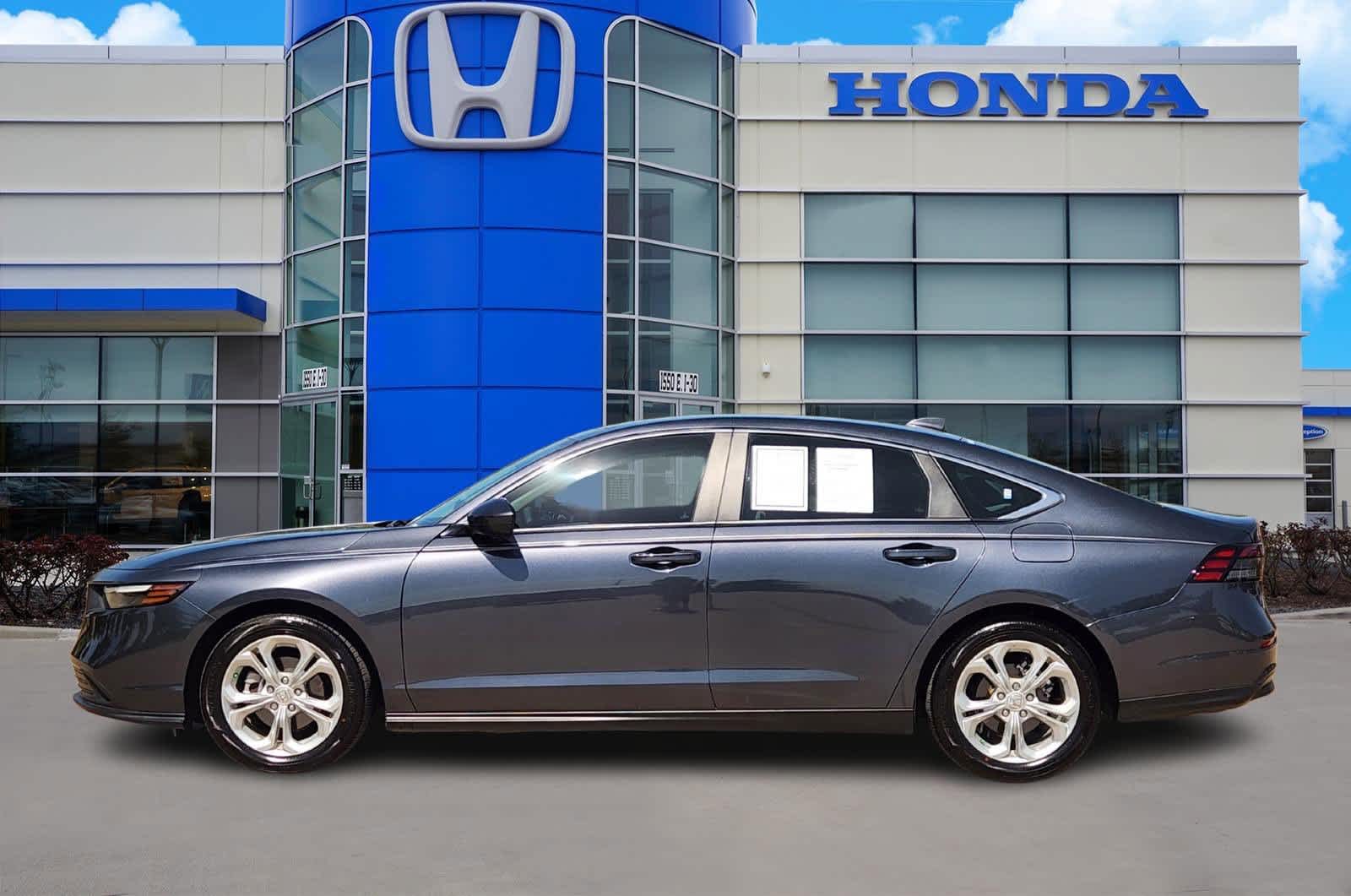 2023 Honda Accord LX photo 3