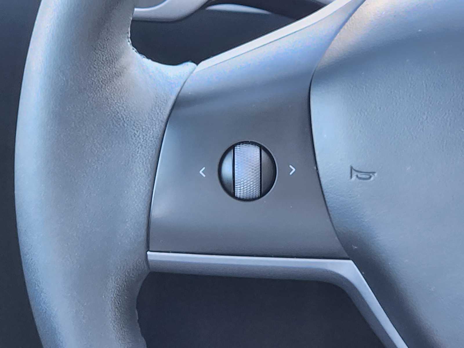 Thumbnail: 2023 Tesla Model Y - 31