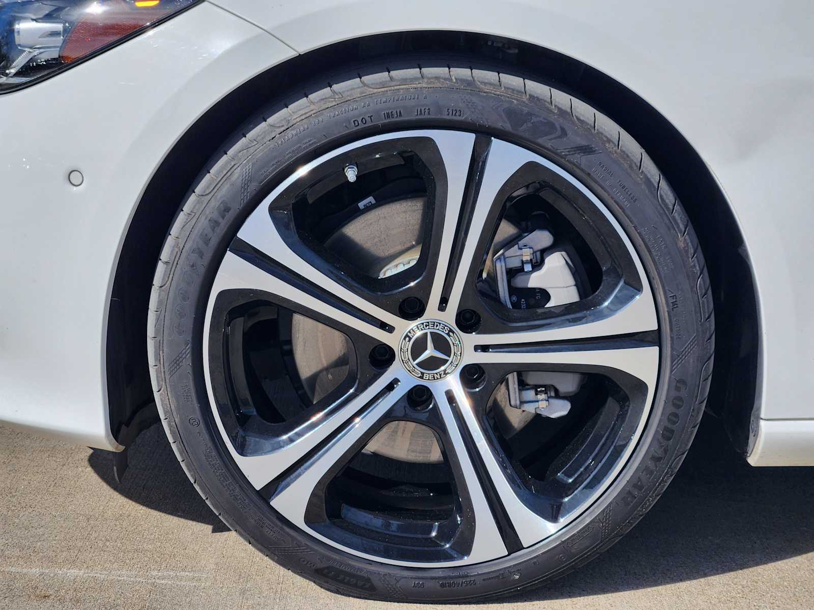 Thumbnail: 2024 Mercedes-Benz C-Class - 21