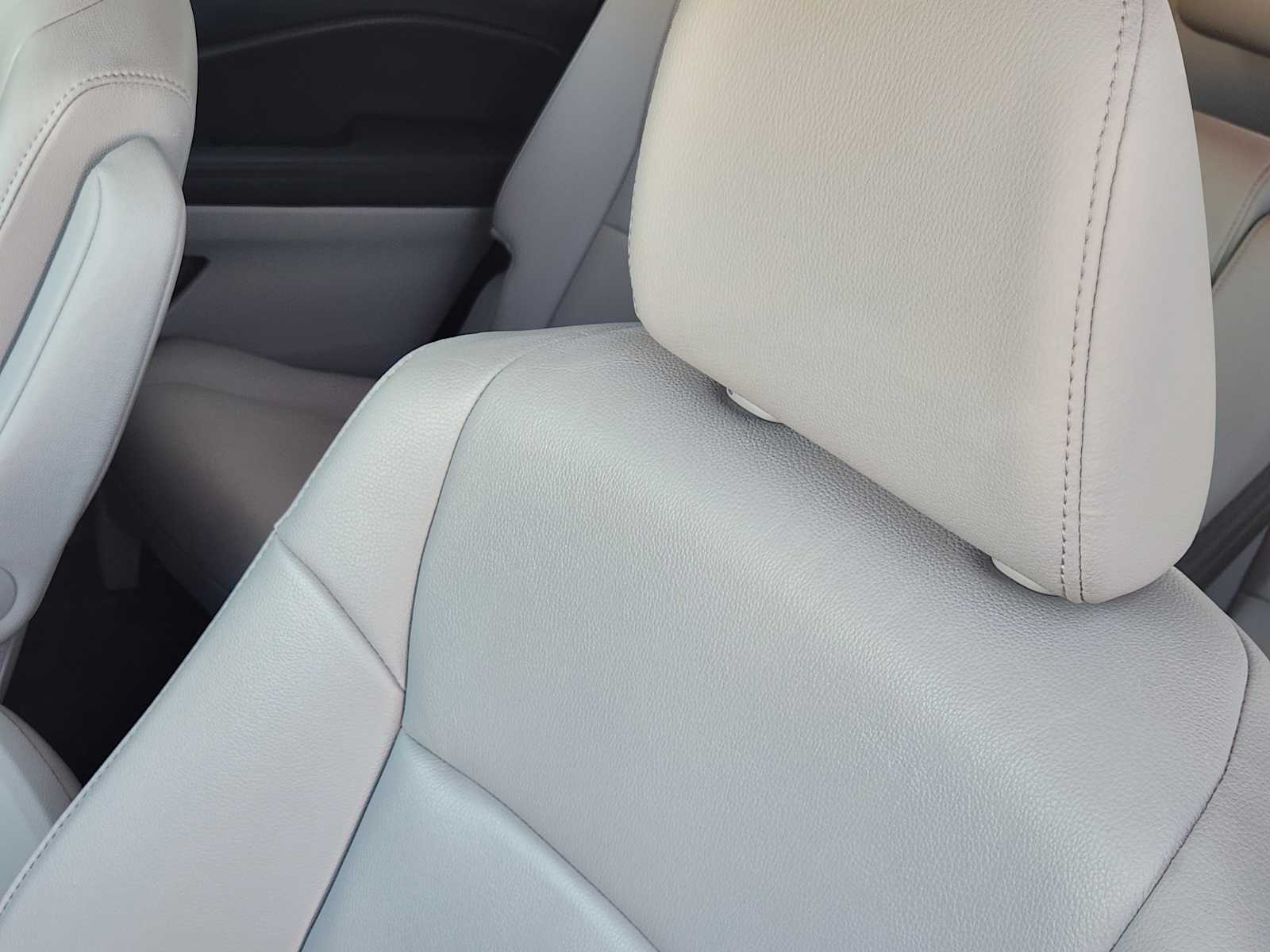 Thumbnail: 2017 Honda Pilot - 25