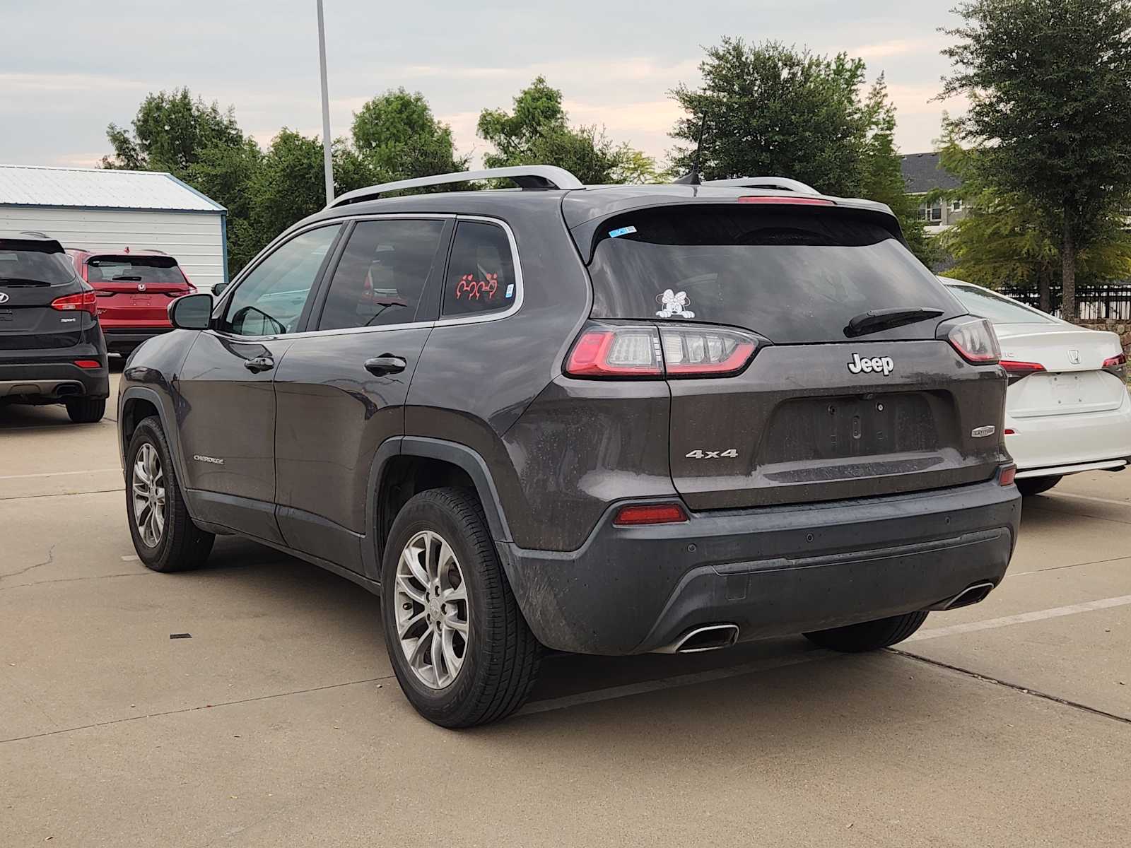 Thumbnail: 2019 Jeep Cherokee - 6