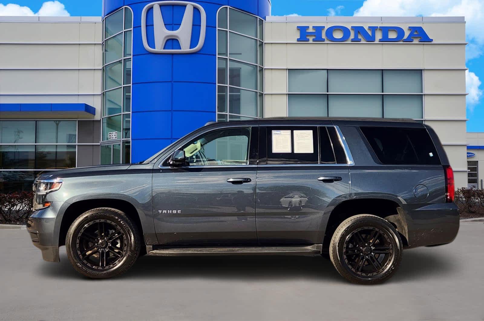 Thumbnail: 2019 Chevrolet Tahoe - 3