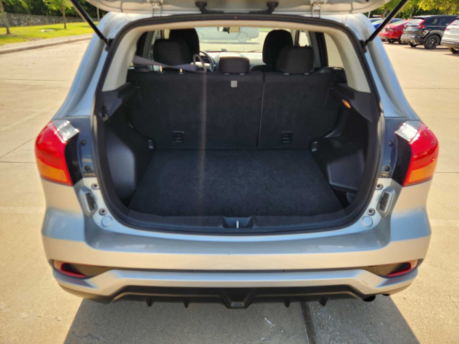 Thumbnail: 2018 Mitsubishi Outlander Sport - 19