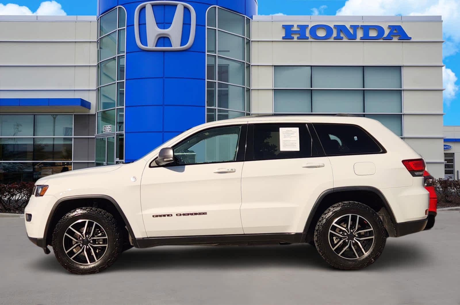 Thumbnail: 2019 Jeep Grand Cherokee - 3