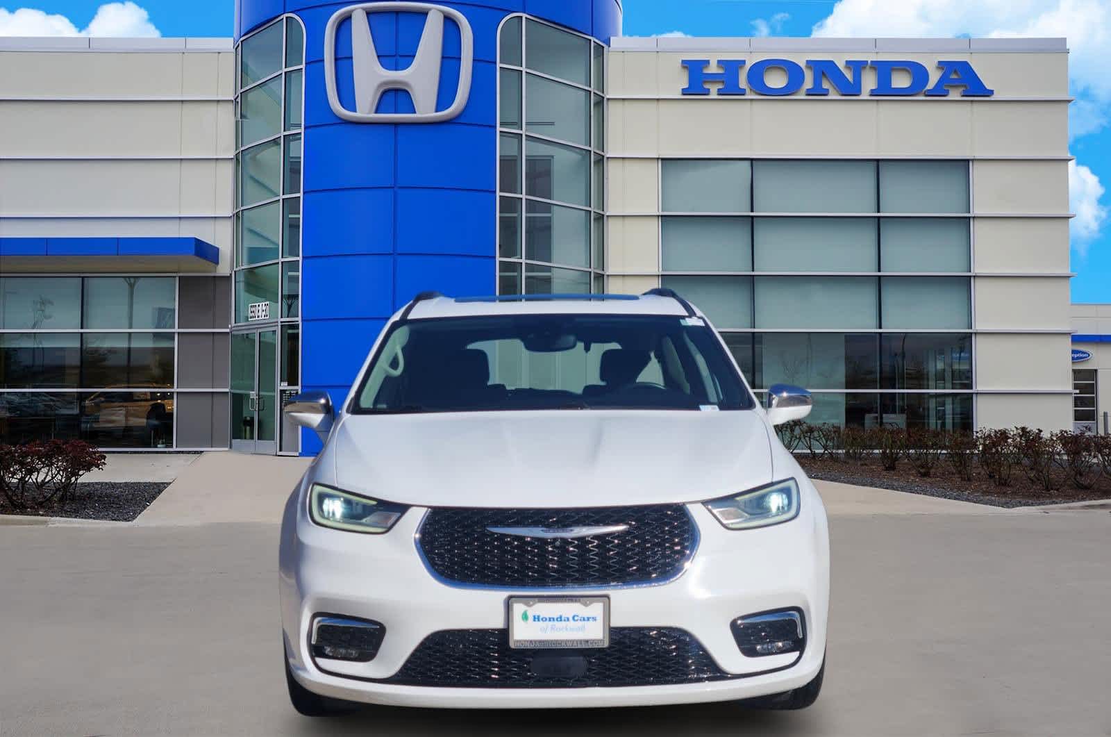 Thumbnail: 2022 Chrysler Pacifica - 6