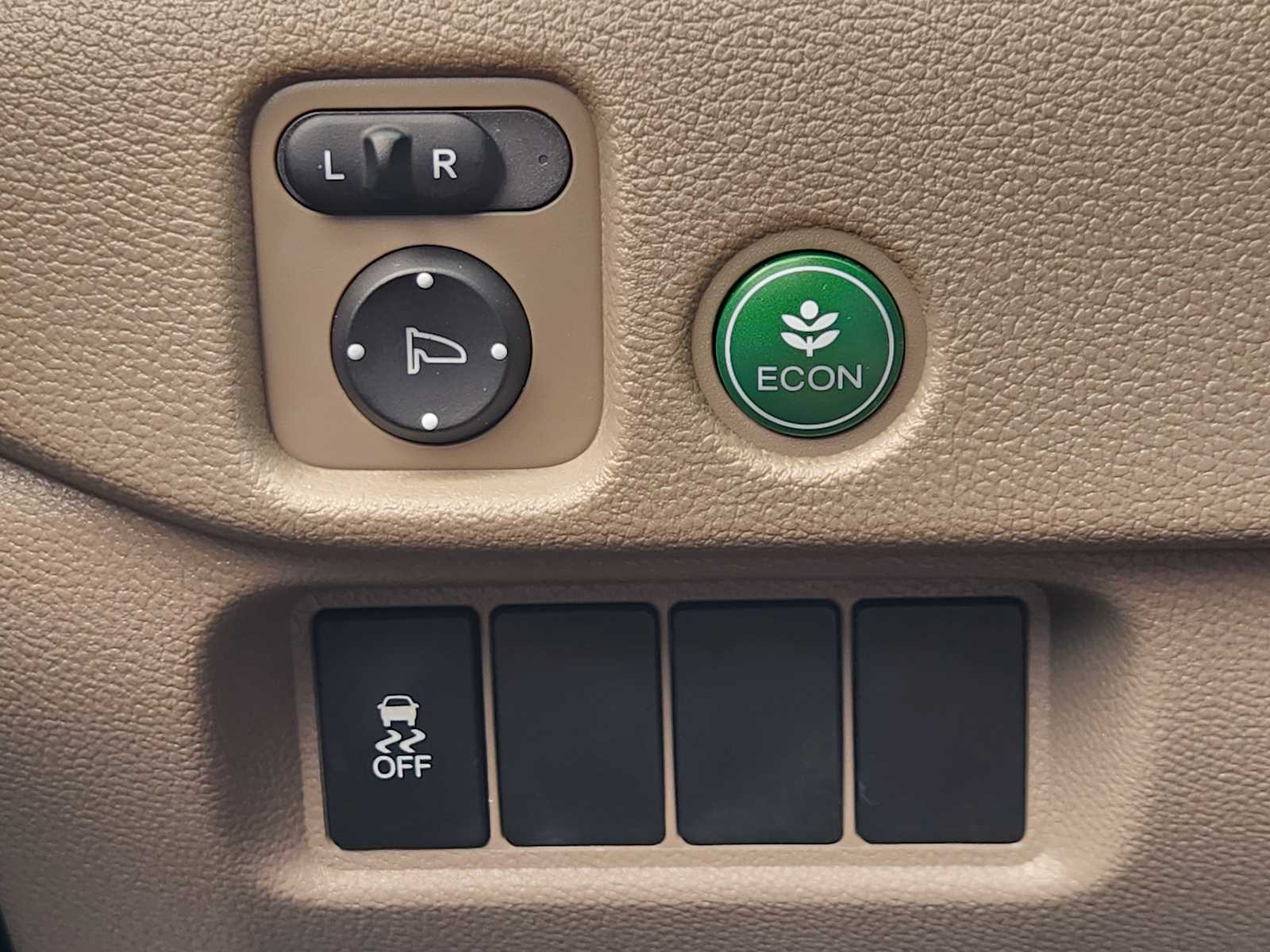 Thumbnail: 2016 Honda Pilot - 28