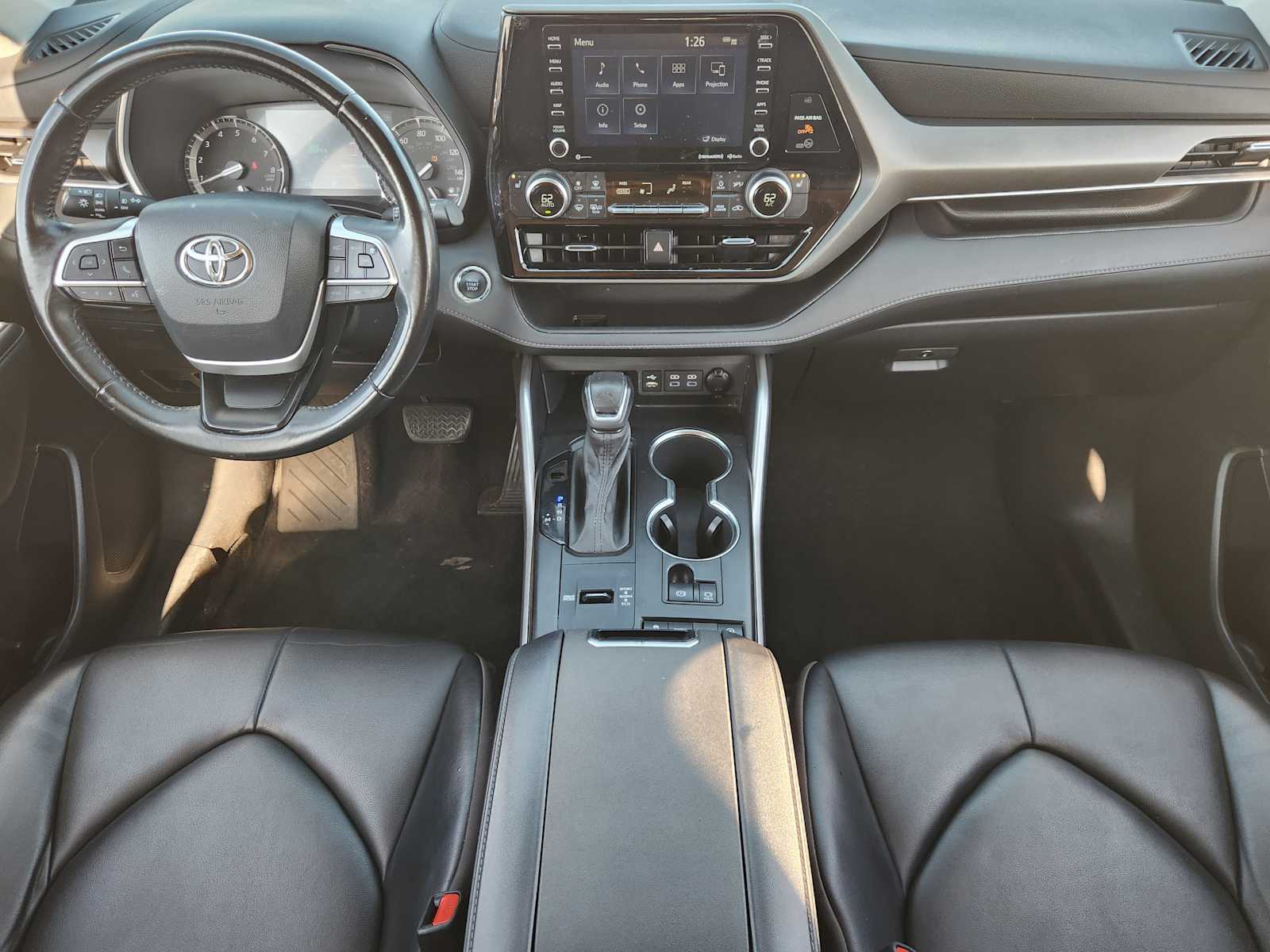 Thumbnail: 2022 Toyota Highlander - 10