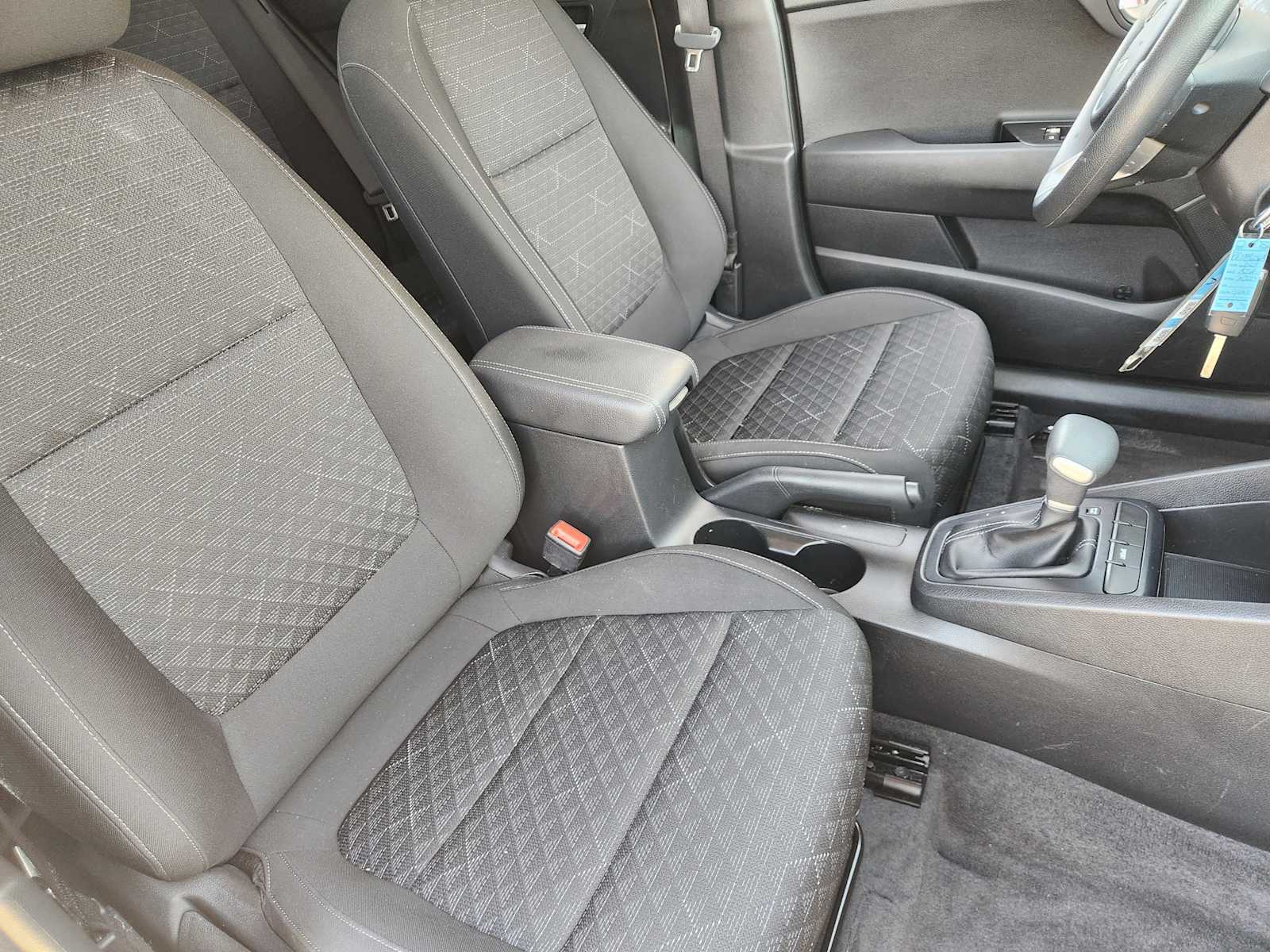 Thumbnail: 2023 Kia Rio - 14