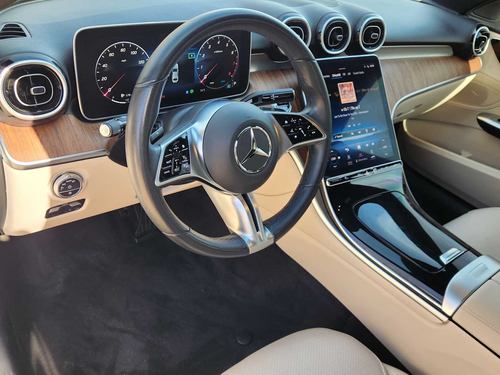 Thumbnail: 2024 Mercedes-Benz C-Class - 2