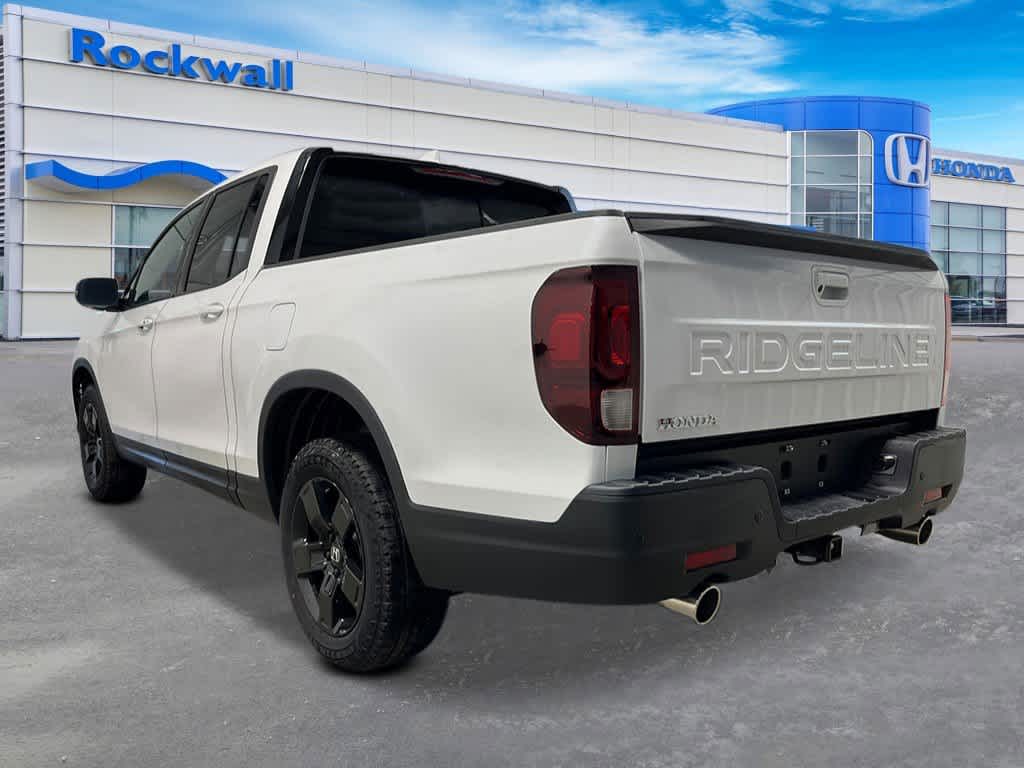 2026 Honda Ridgeline Black Edition photo 3