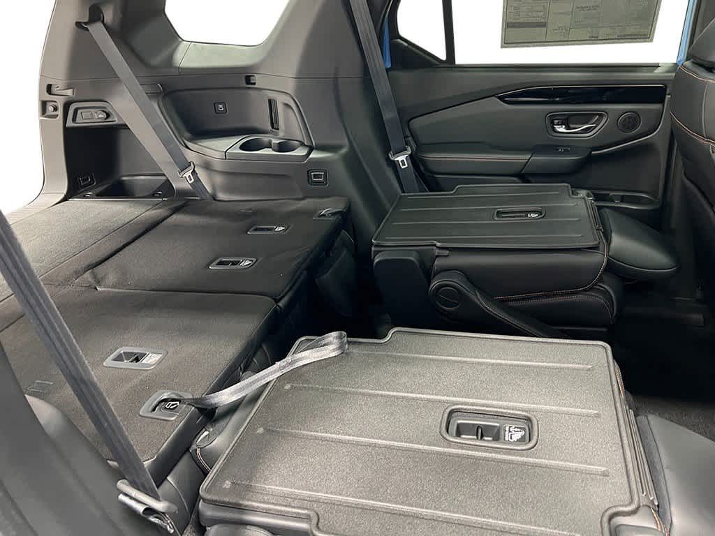 Thumbnail: 2025 Honda Pilot - 35