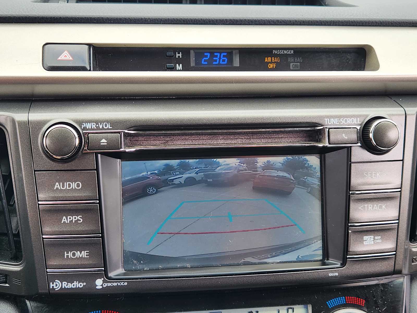 Thumbnail: 2015 Toyota RAV4 - 24