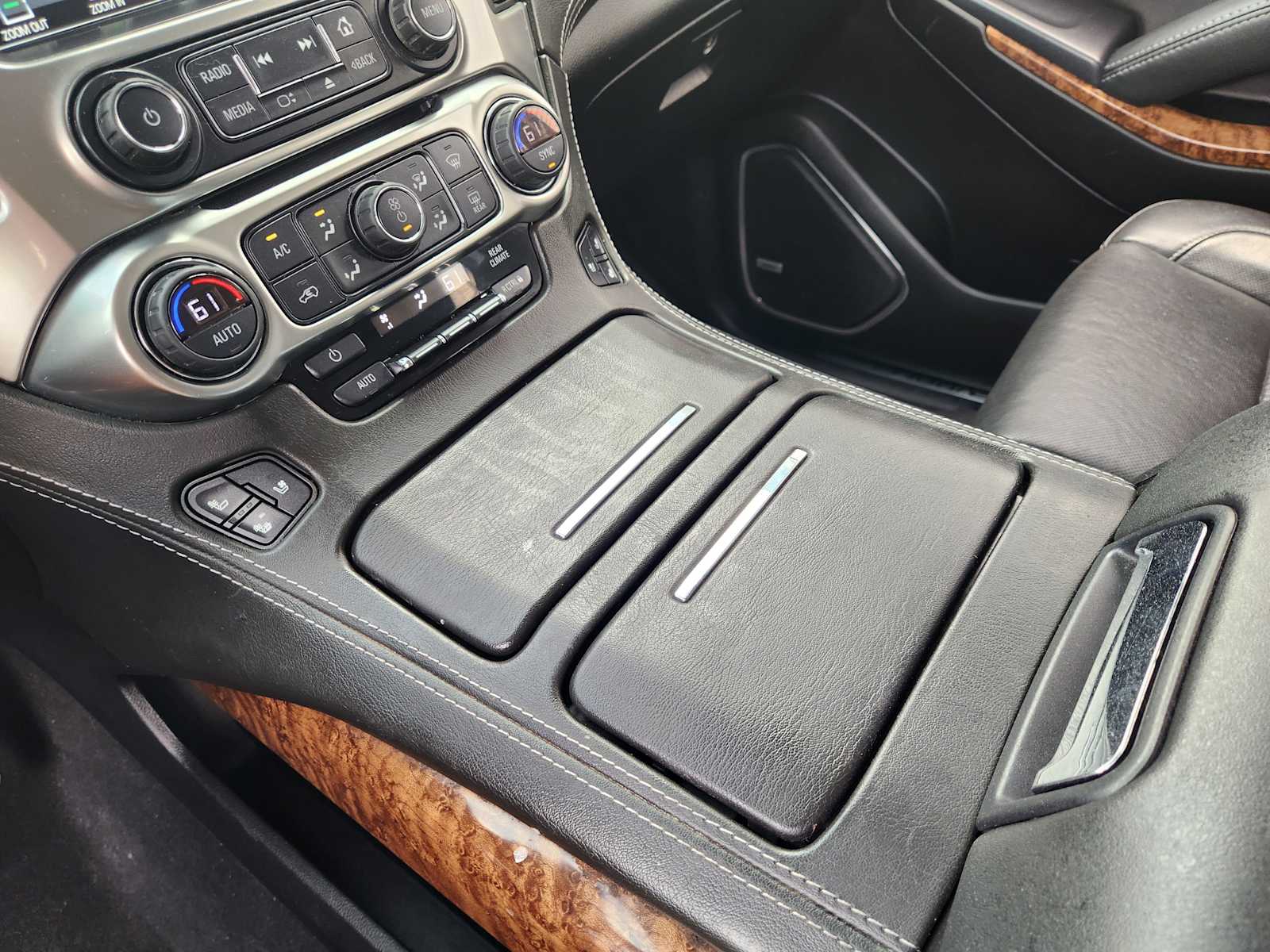 Thumbnail: 2020 Chevrolet Suburban - 17