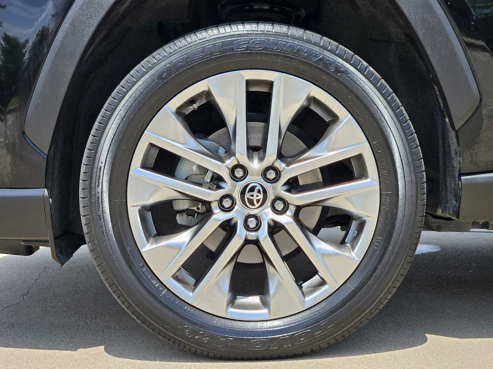 Thumbnail: 2021 Toyota RAV4 - 23