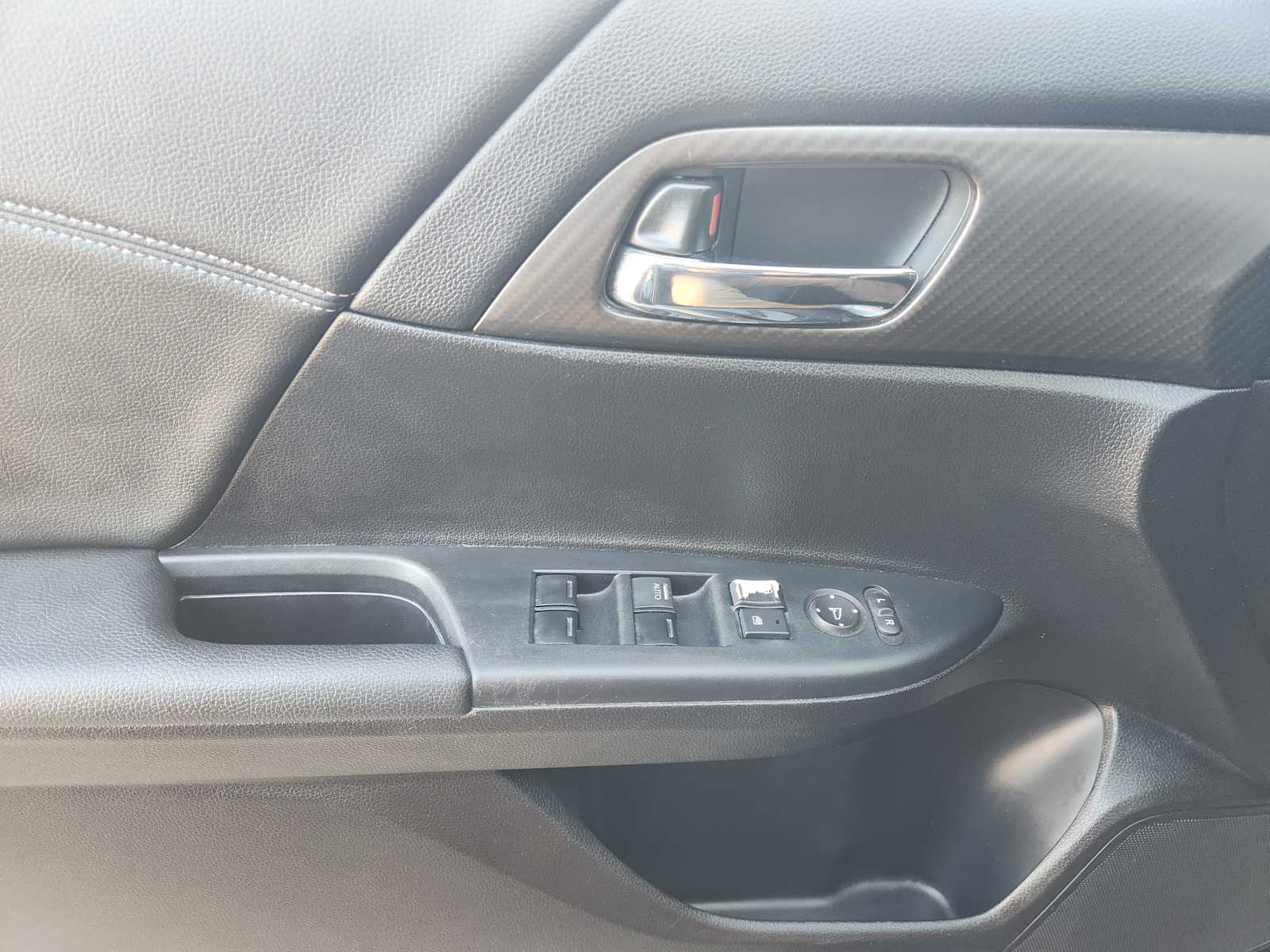 Thumbnail: 2016 Honda Accord - 29