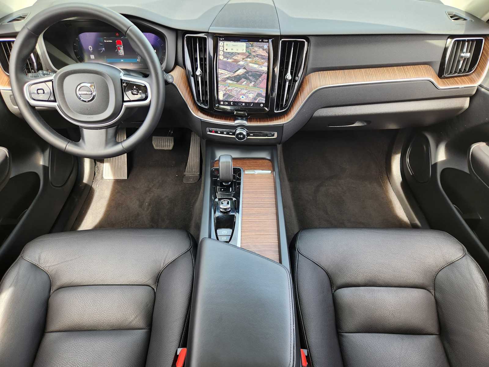 Thumbnail: 2023 Volvo XC60 - 10