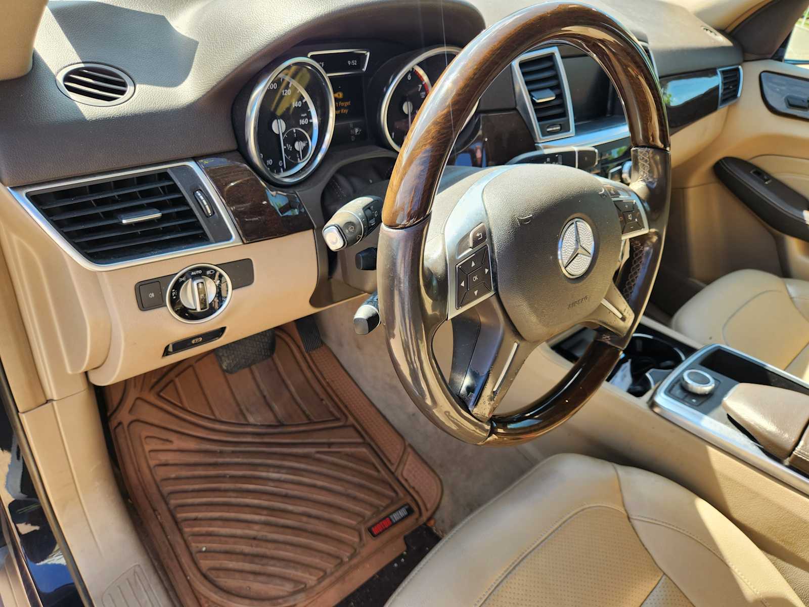 Thumbnail: 2015 Mercedes-Benz M-Class - 8